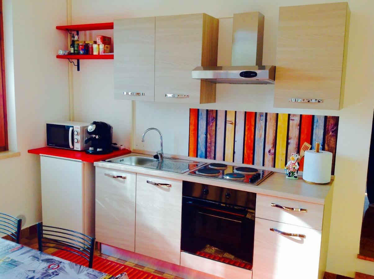 Cris Apartments Сант'Амброджо-ді-Вальполічелла Екстер'єр фото