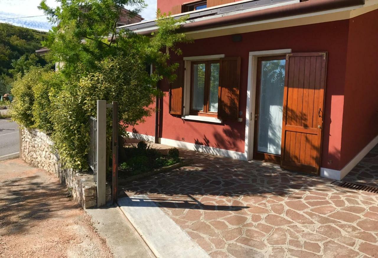 Cris Apartments Сант'Амброджо-ді-Вальполічелла Екстер'єр фото